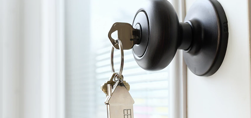 Bifold Door Knob Replacement in Thousand Oaks, California